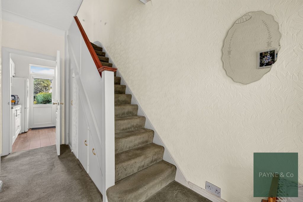 Property photo 3 of 21