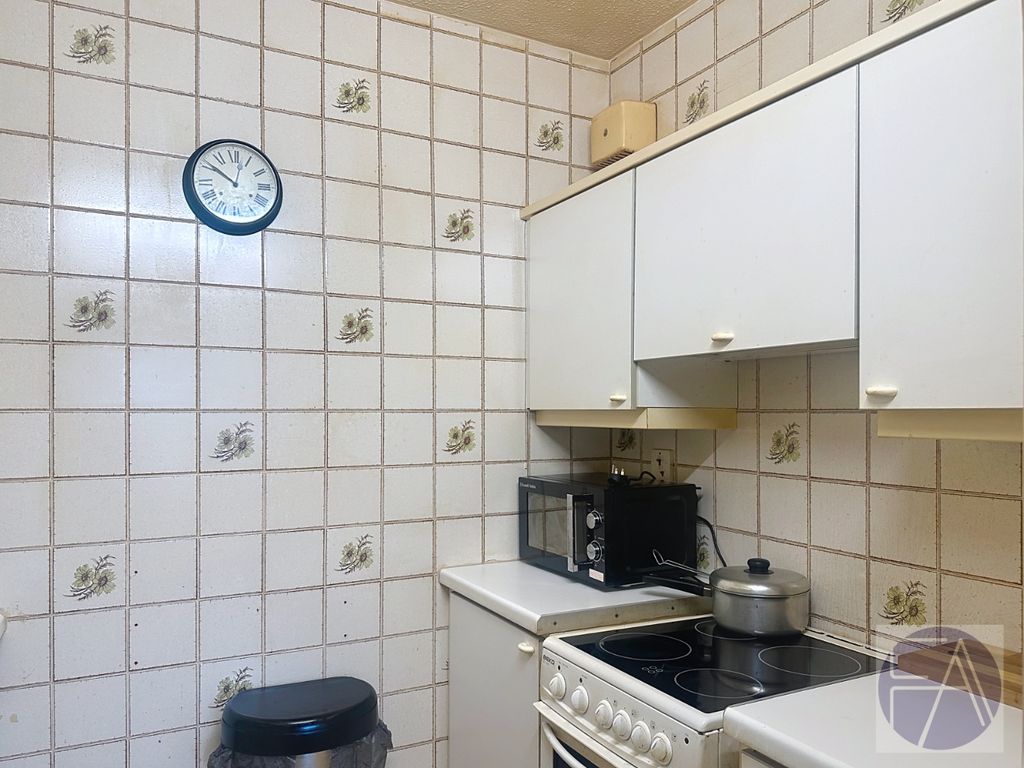 Property photo 3 of 12 4385575