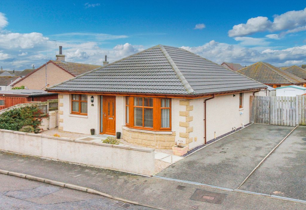 Property photo 2 of 36