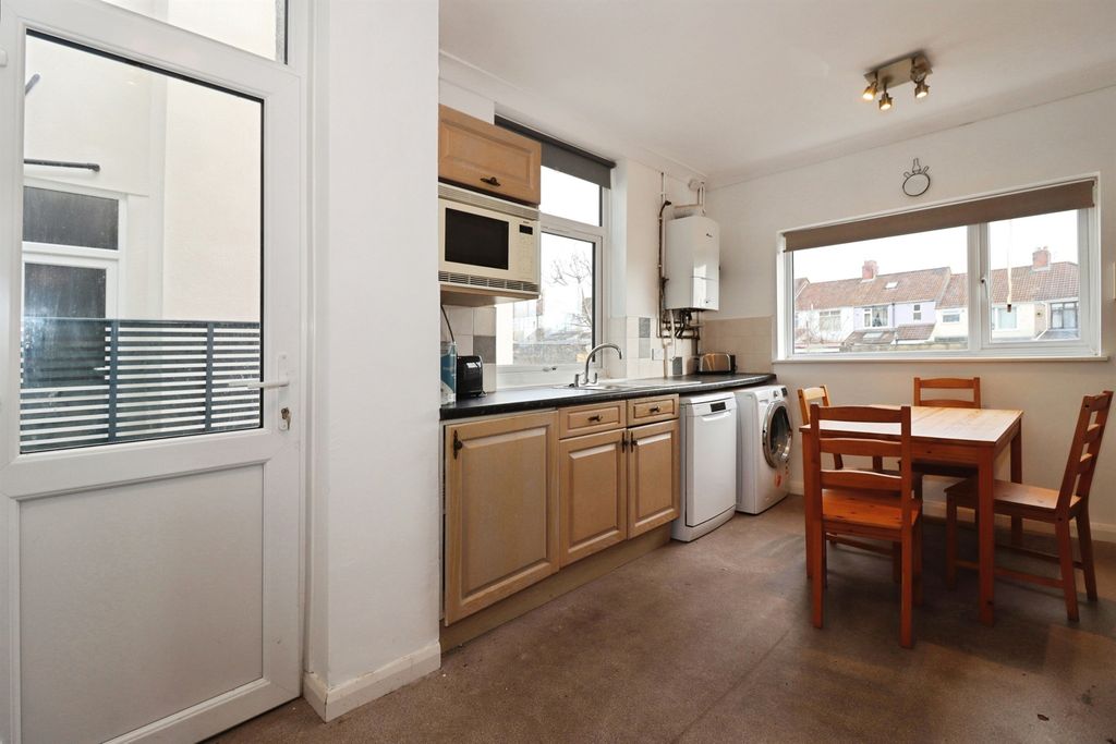 Property photo 3 of 20