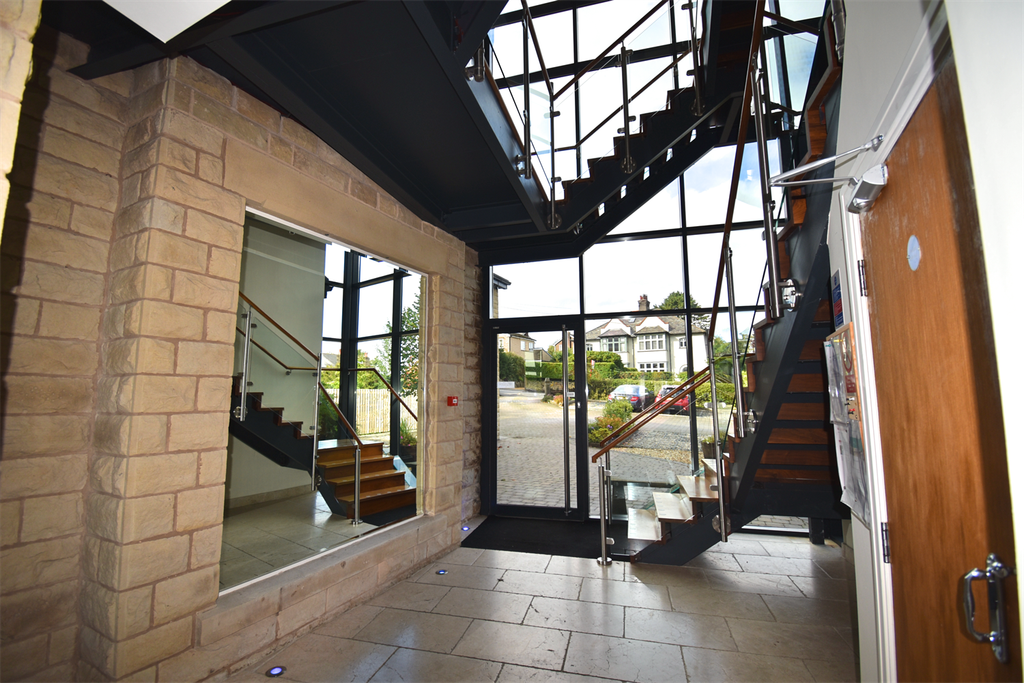 Property photo 2 of 14 Communal Hallway Entrance
