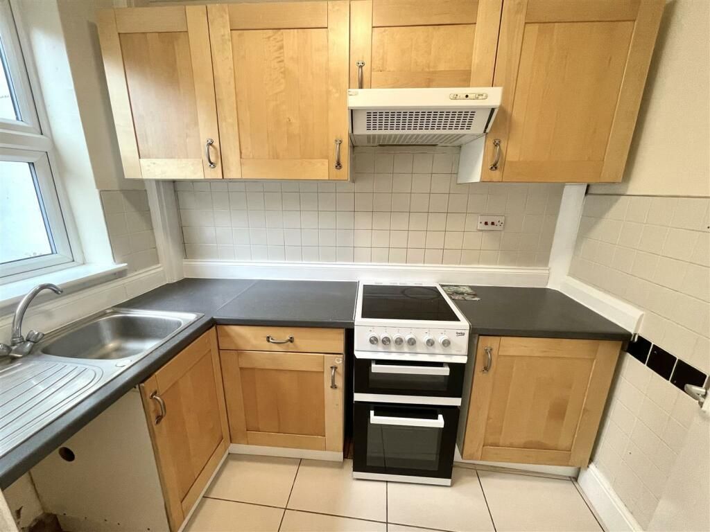Property photo 3 of 4 Kitchen
