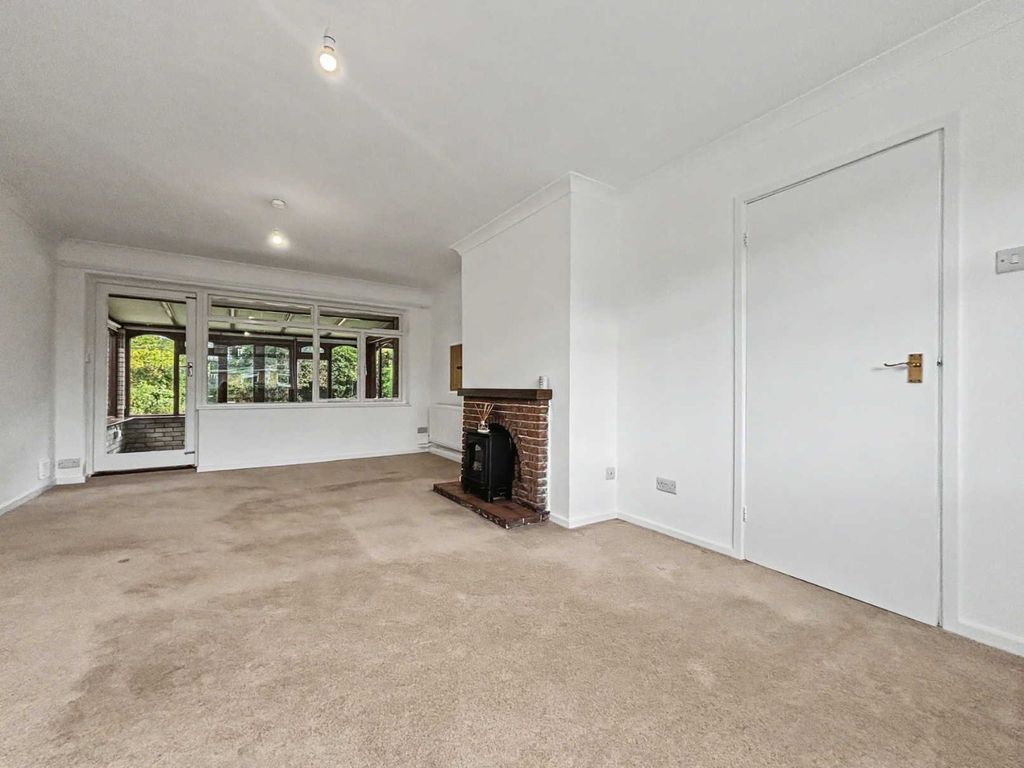 Property photo 3 of 23