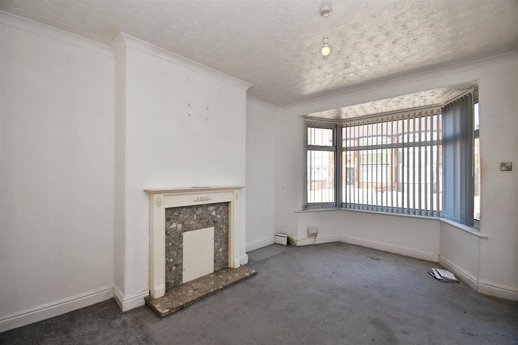 Property photo 2 of 13 A6A0F58d-U 20 282 29.Jpg