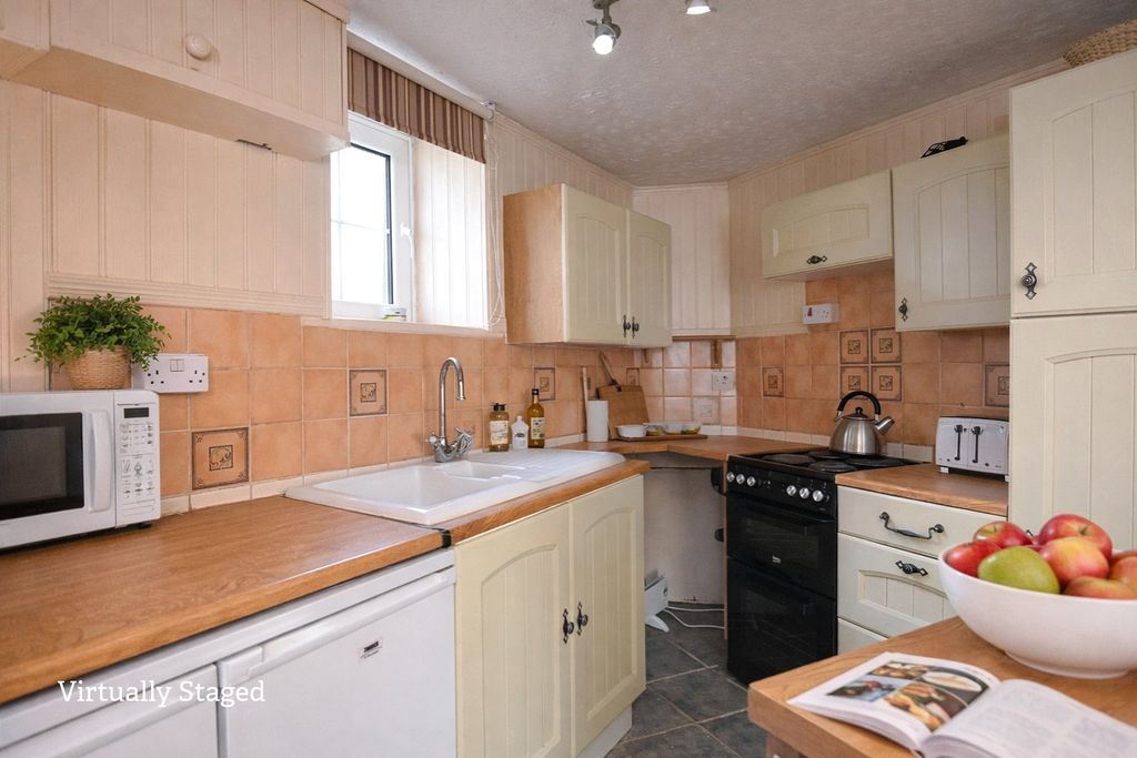 Property photo 3 of 7 Picture No. 27