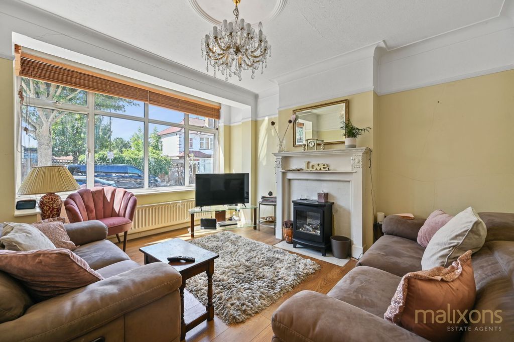 Property photo 3 of 11