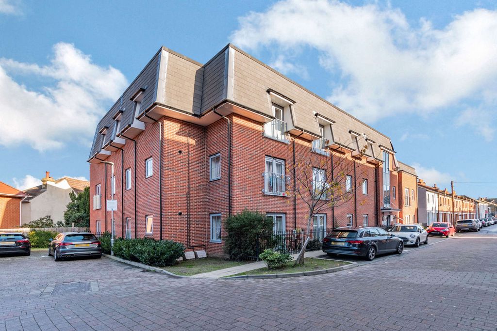 Property photo 3 of 23