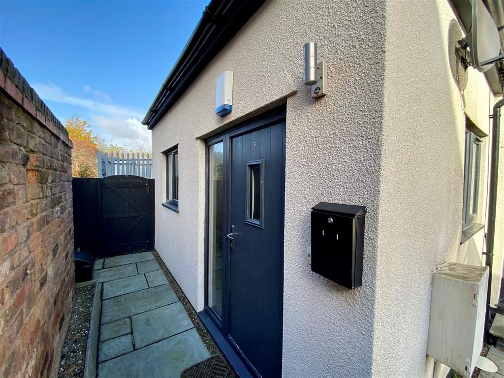 Property photo 1 of 8 Front