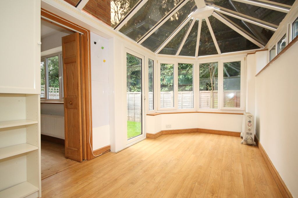 Property photo 3 of 8 Conservatory