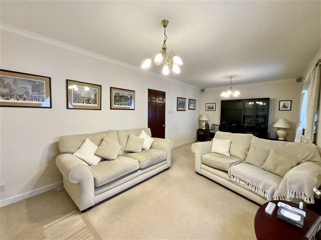 Property photo 3 of 20 Lounge/Diner