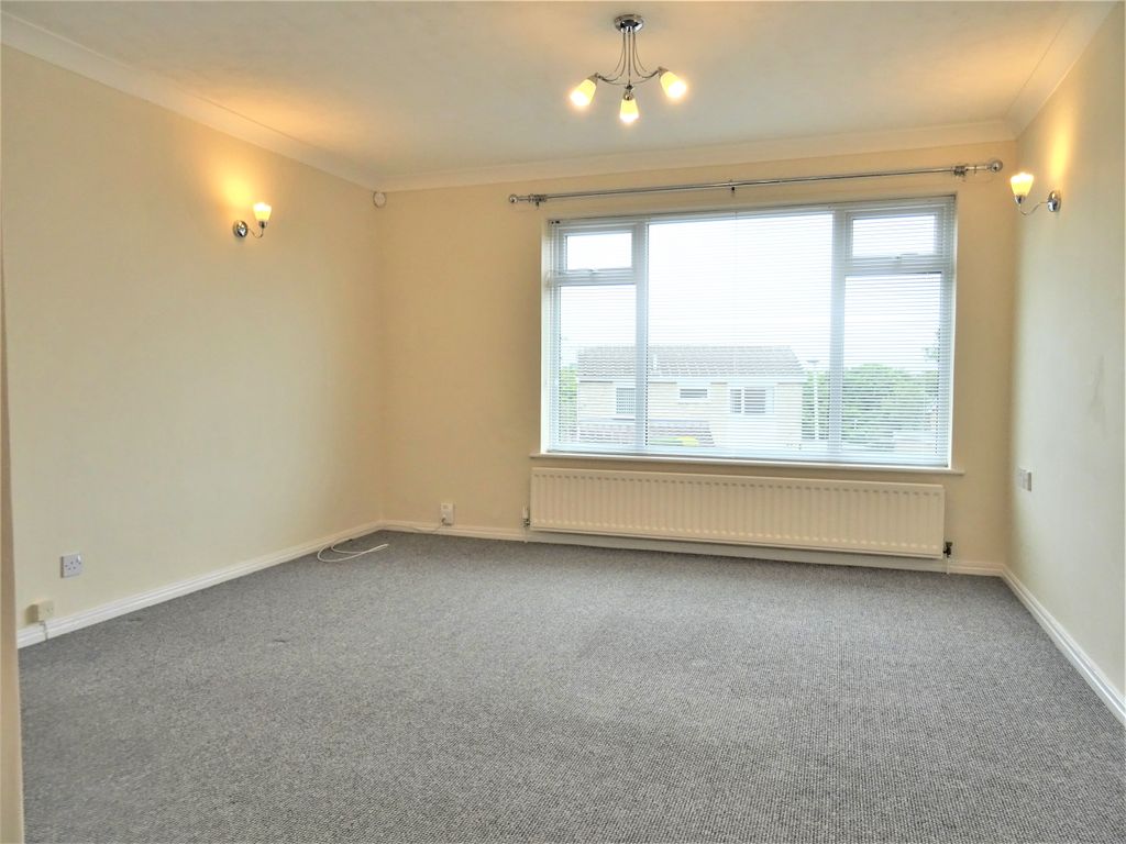 Property photo 2 of 13 Lounge