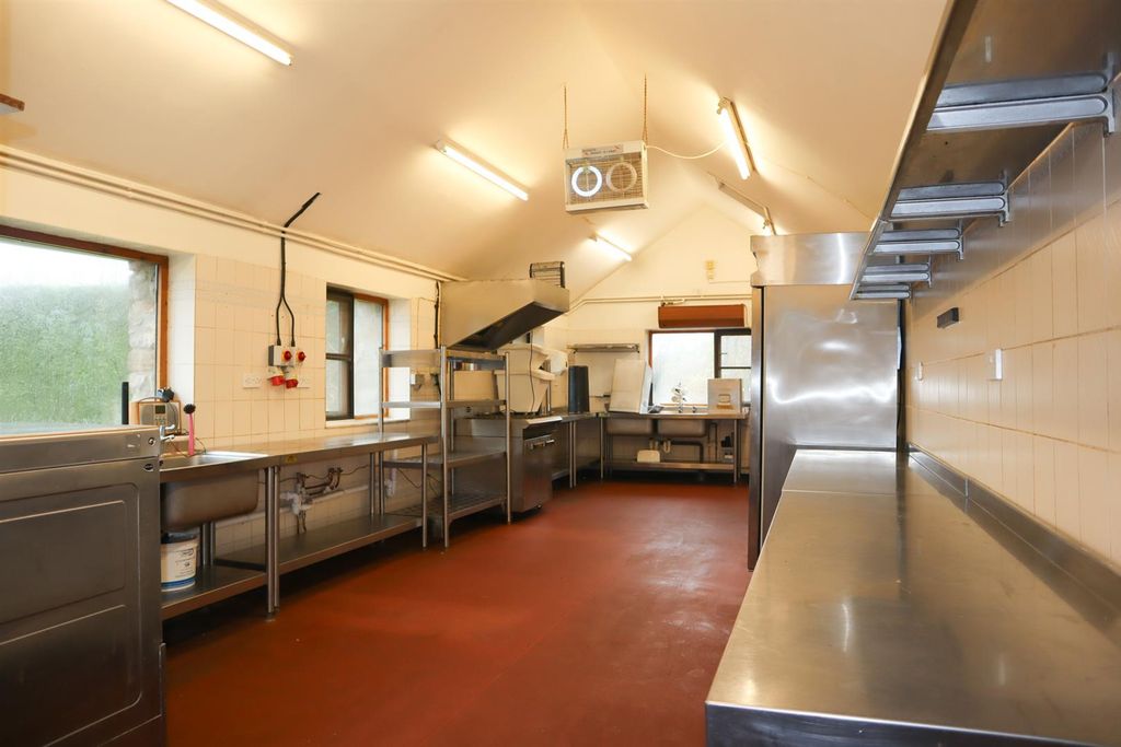 Property photo 3 of 7 Kitchen Photo 2