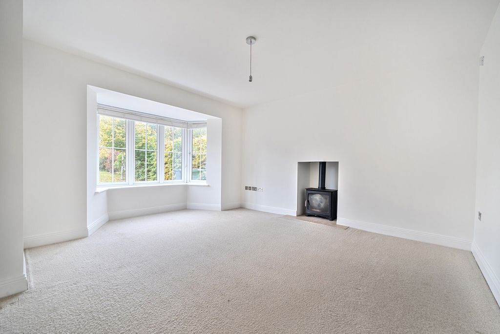 Property photo 3 of 26 1372384-15-68F907...