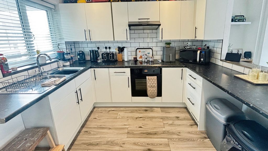 Property photo 2 of 13 Kitchen