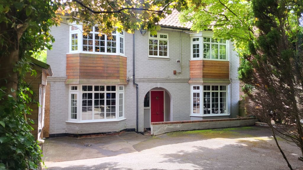 Property photo 1 of 37