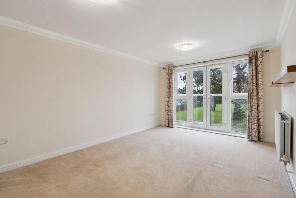 Property photo 3 of 17 Sitting Dining Room