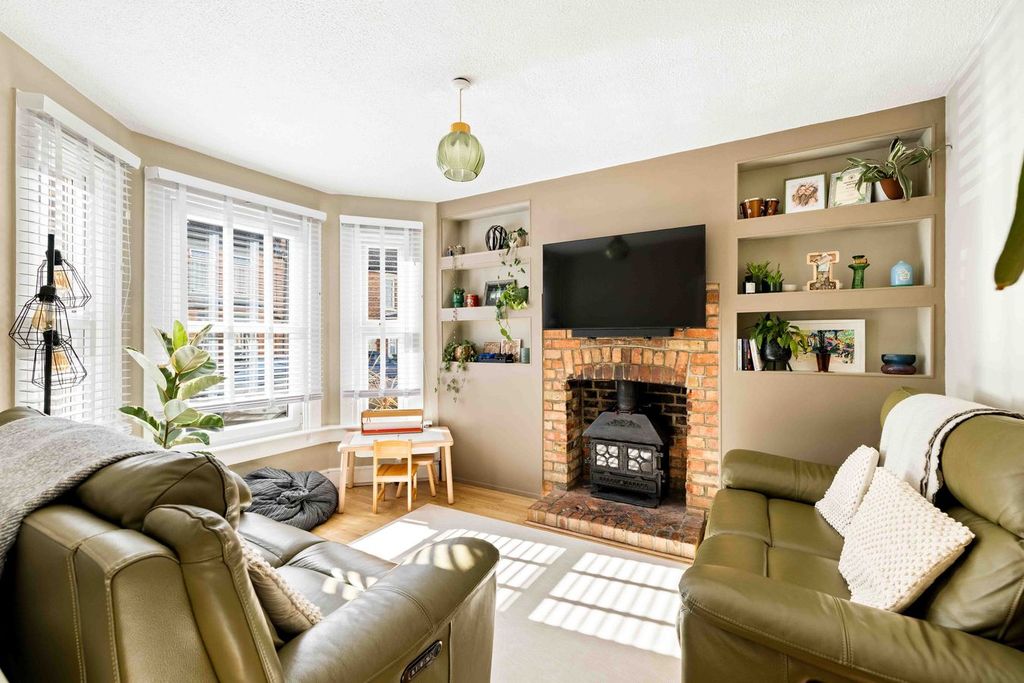 Property photo 2 of 16