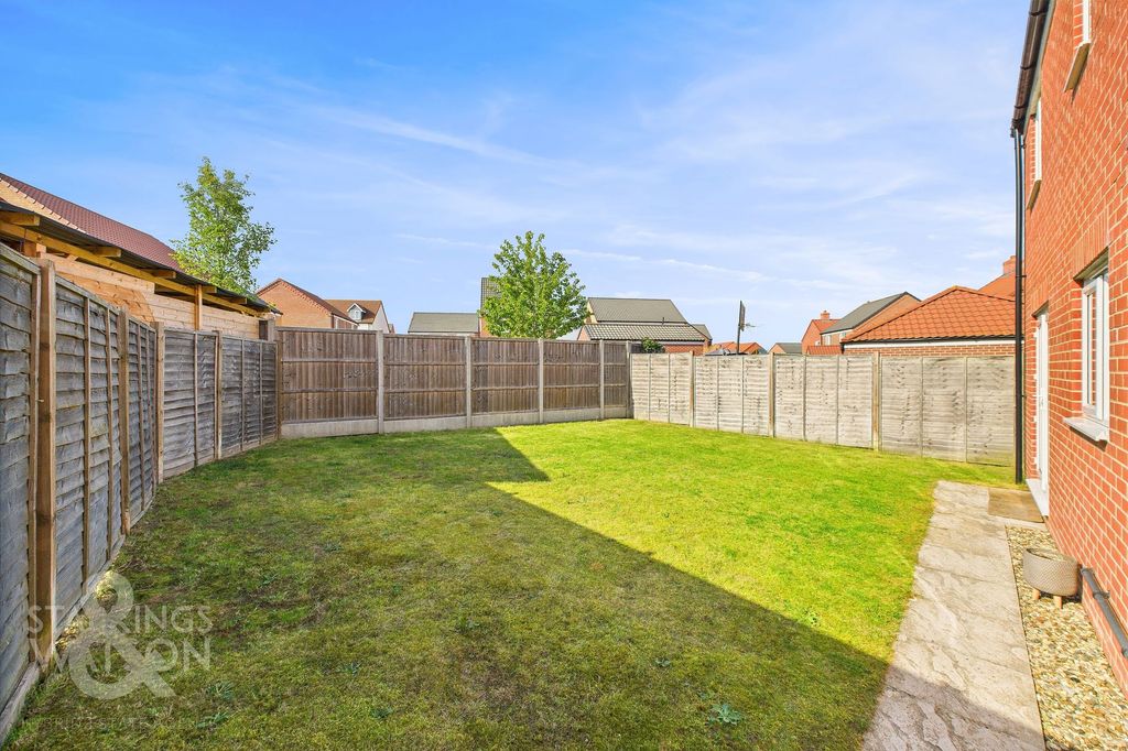 Property photo 2 of 21