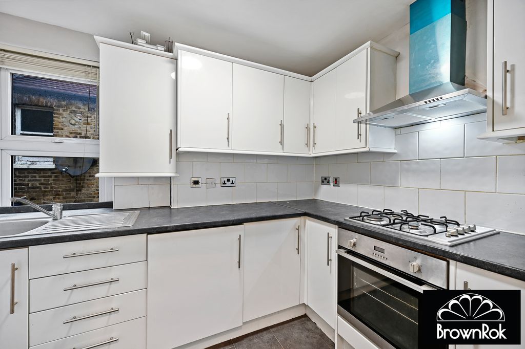 Property photo 3 of 7 18Langler2