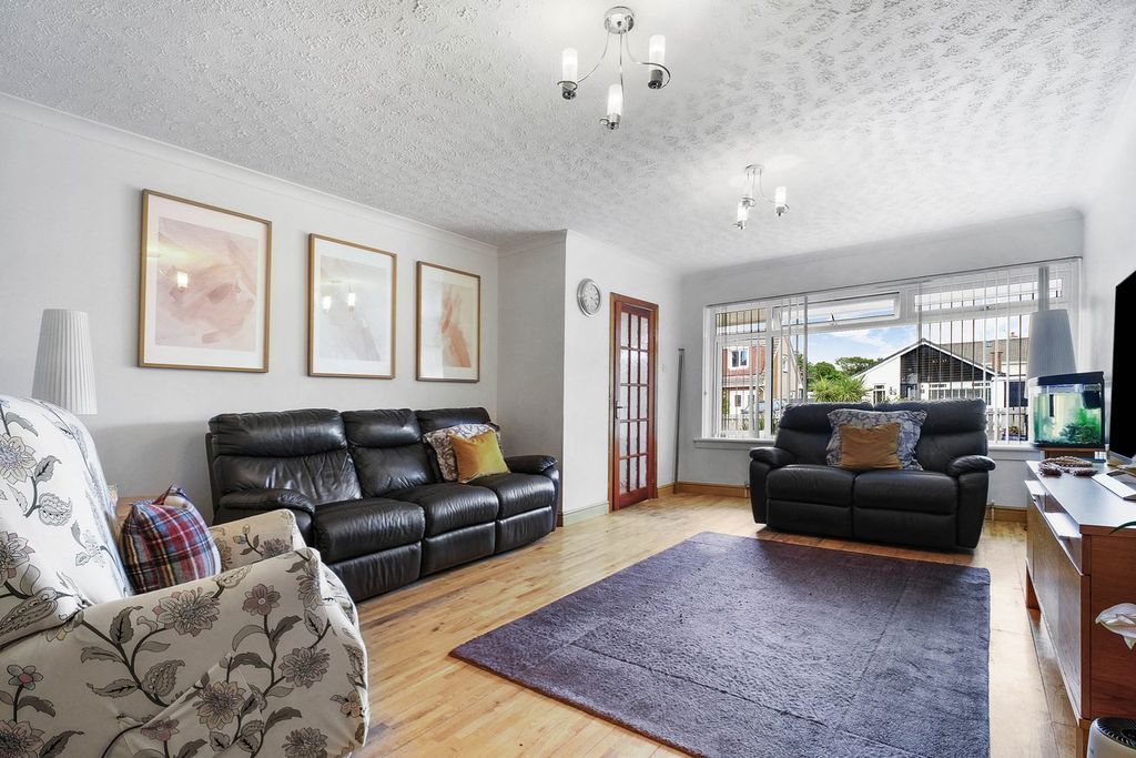 Property photo 3 of 25