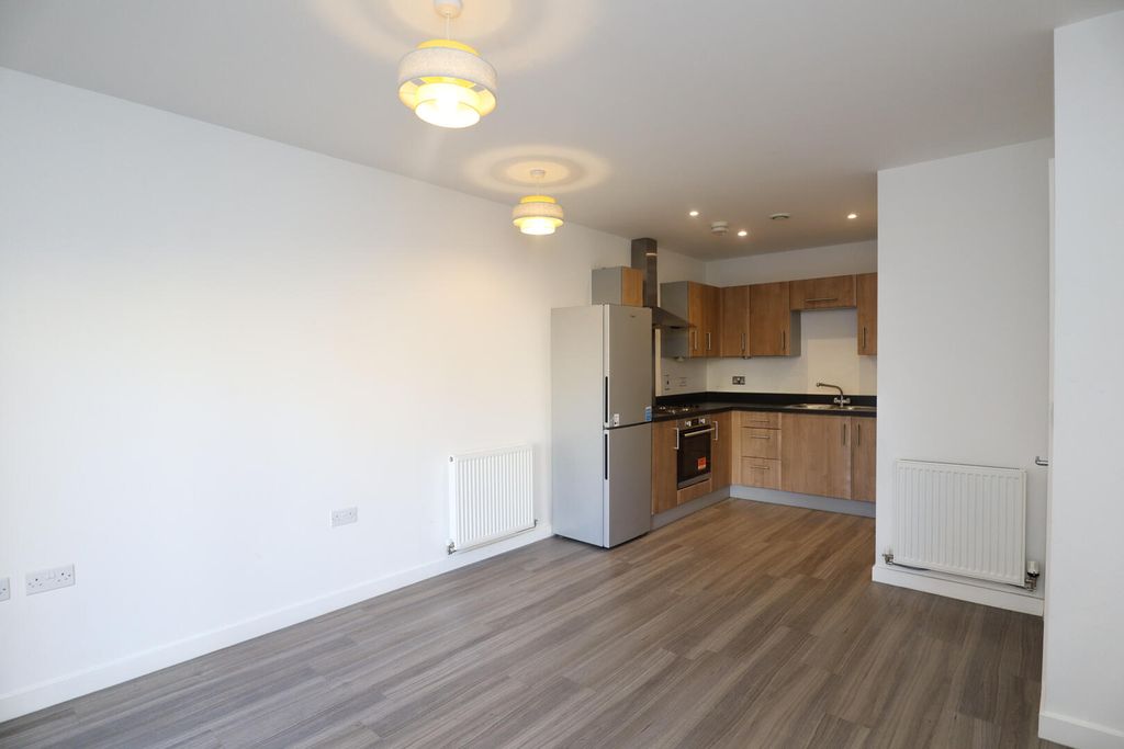 Property photo 3 of 12 Kitchen