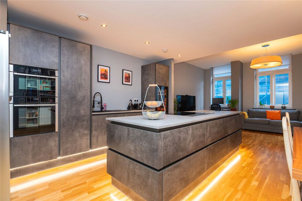 Property photo 2 of 17 Kitchen