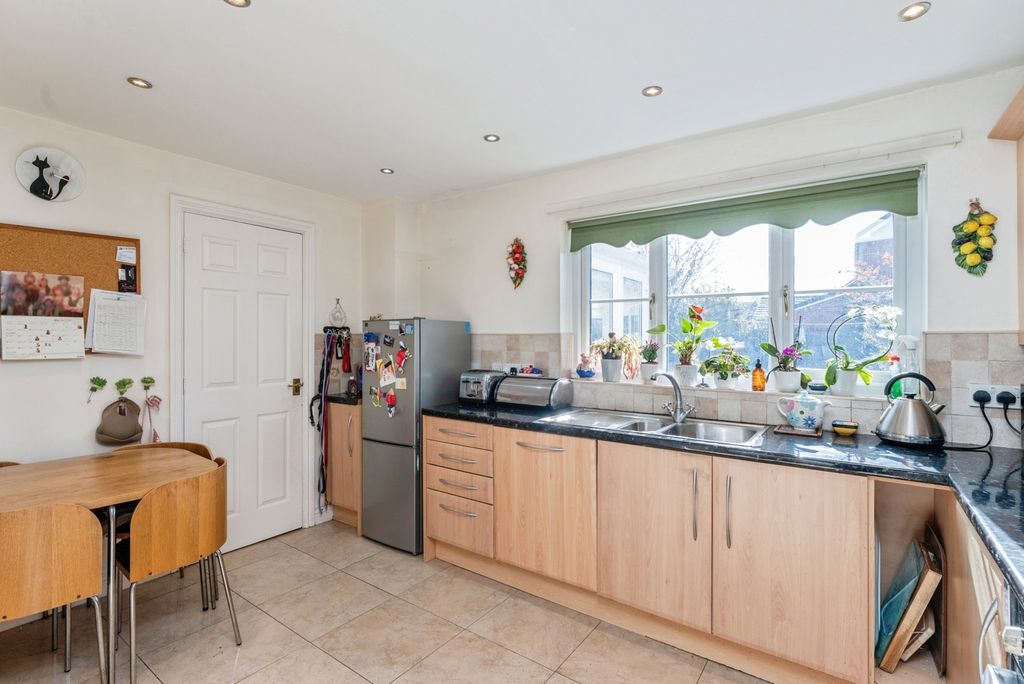 Property photo 2 of 35 Pbox-Img.Jpg