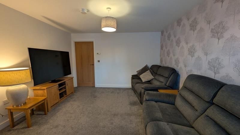 Property photo 2 of 18 Lounge.Jpg