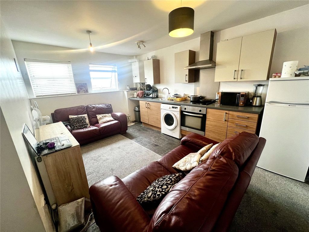 Property photo 2 of 8 Picture No. 06