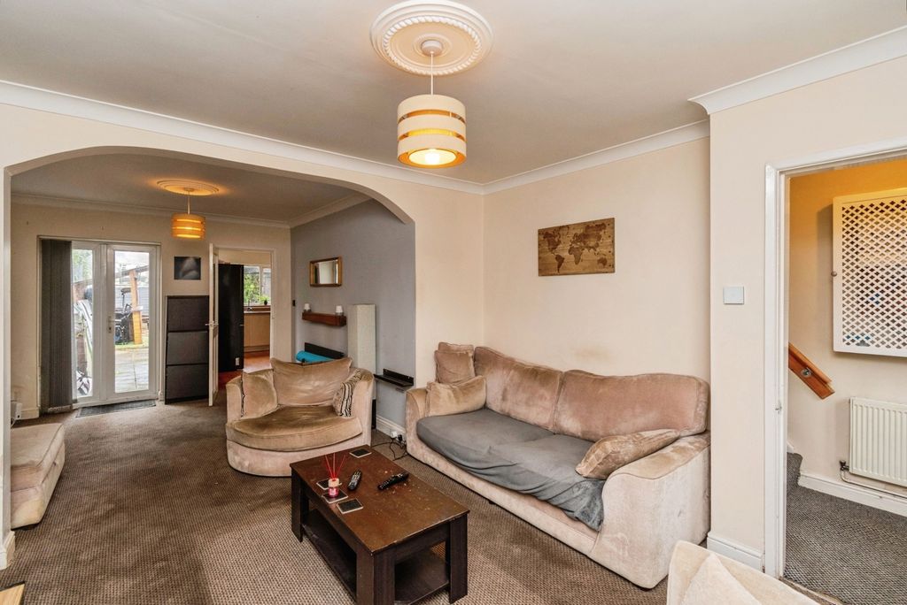 Property photo 3 of 20 Pbox-Img.Jpg