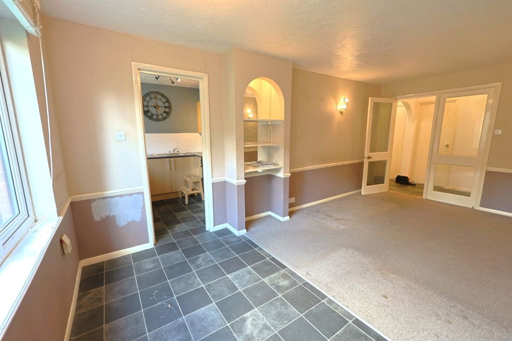 Property photo 3 of 8 4380514