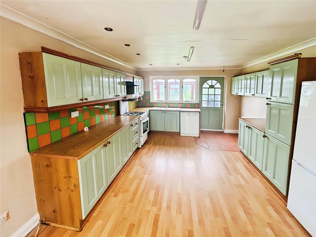 Property photo 2 of 14 Kitchen