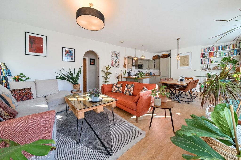 Property photo 1 of 19 Picture No. 11