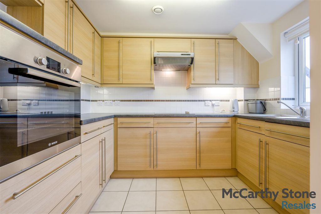 Property photo 3 of 34 8681988-Interior18.Jpg