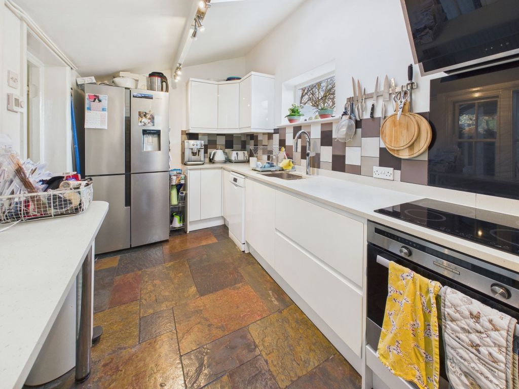 Property photo 3 of 27