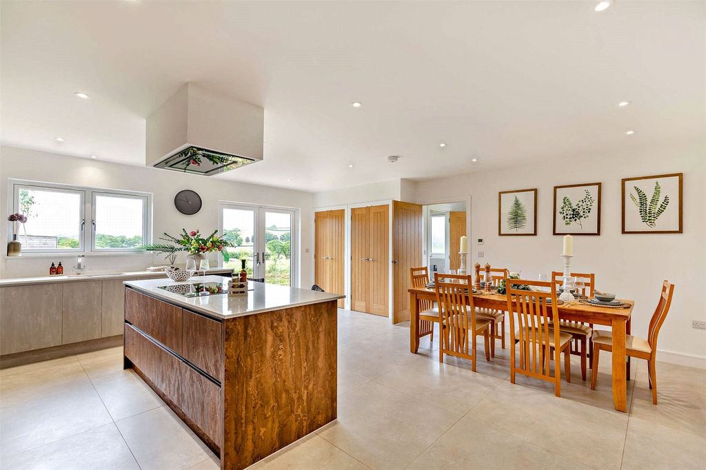 Property photo 2 of 16 Show Home