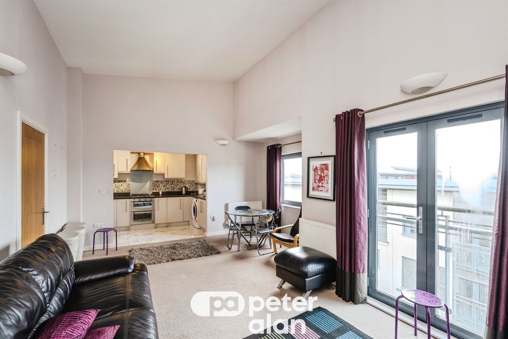 Property photo 3 of 12