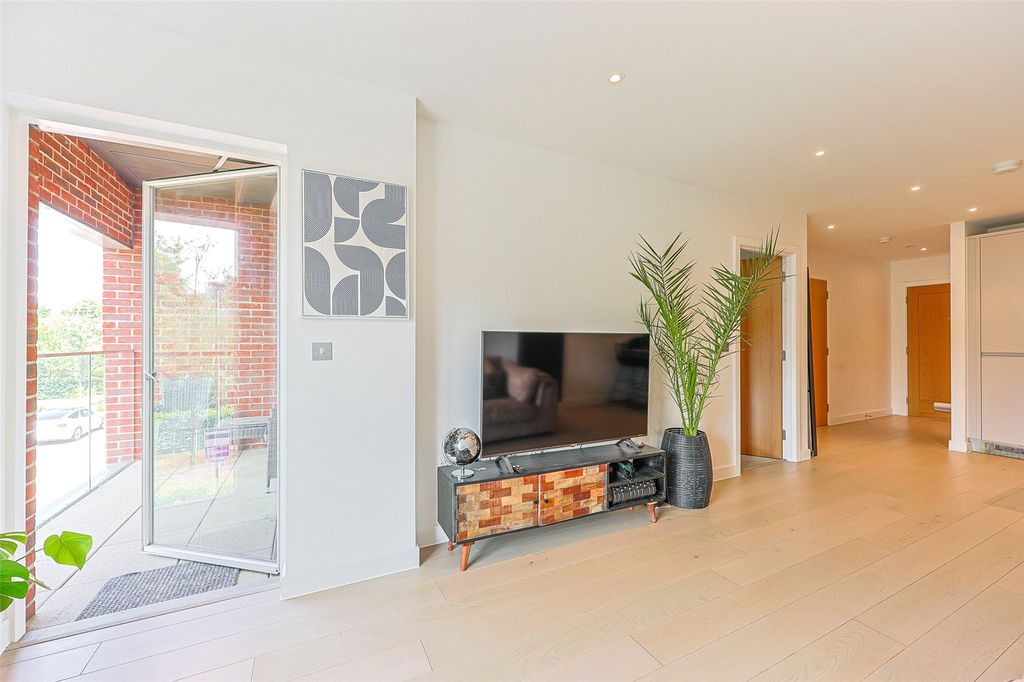 Property photo 2 of 14 Picture No. 04