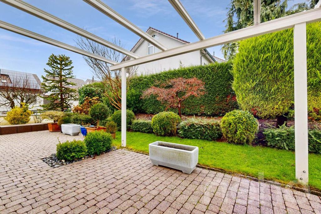 Property photo 3 of 12