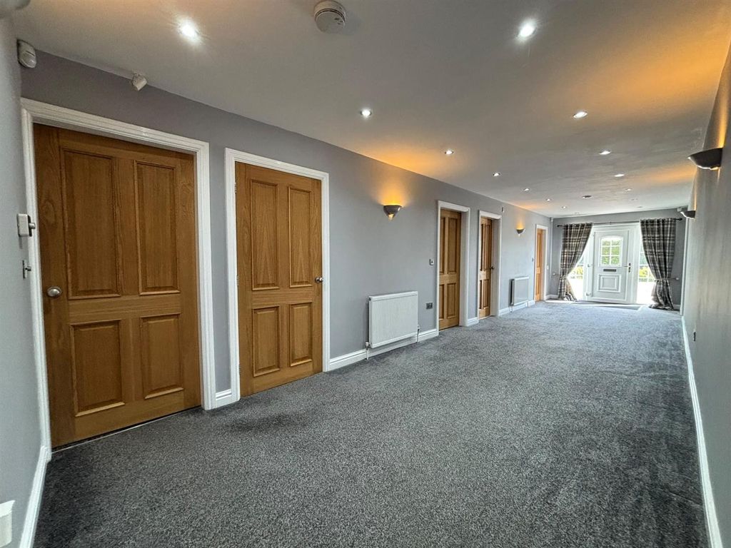 Property photo 2 of 21 Hall