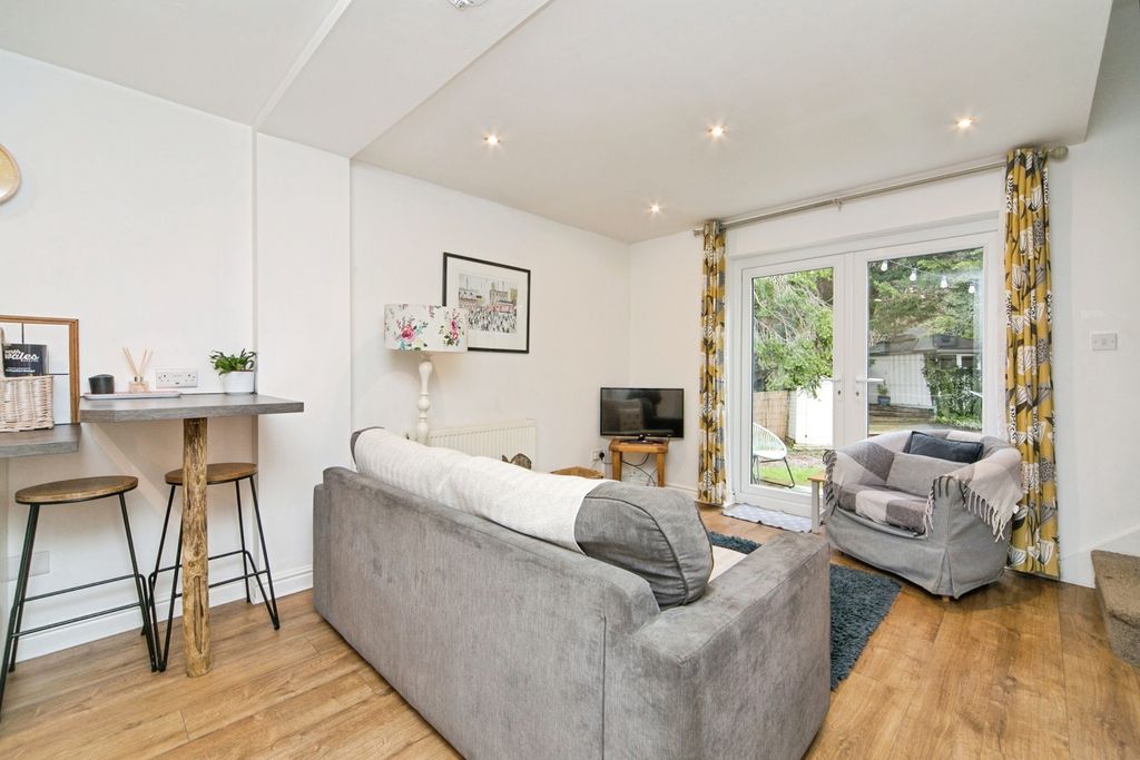 Property photo 2 of 18 Pbox-Img.Jpg