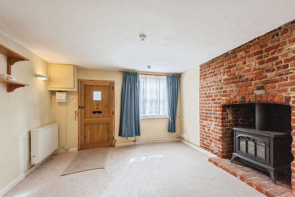 Property photo 2 of 17 Photo