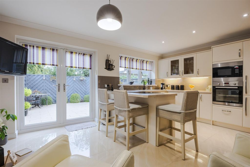 Property photo 2 of 17 Kitchen Diner