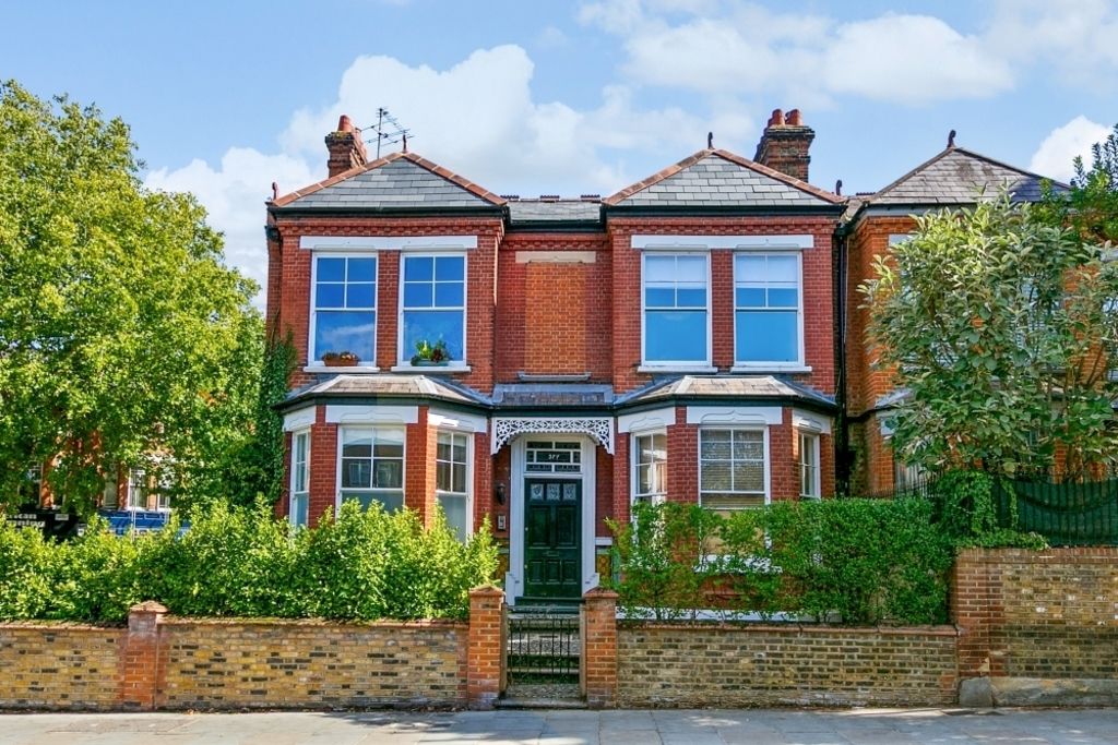 Property photo 1 of 8