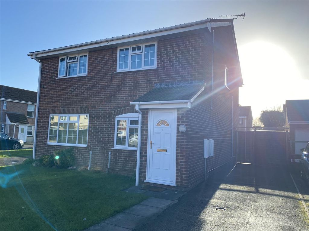 Property photo 1 of 10 External Front