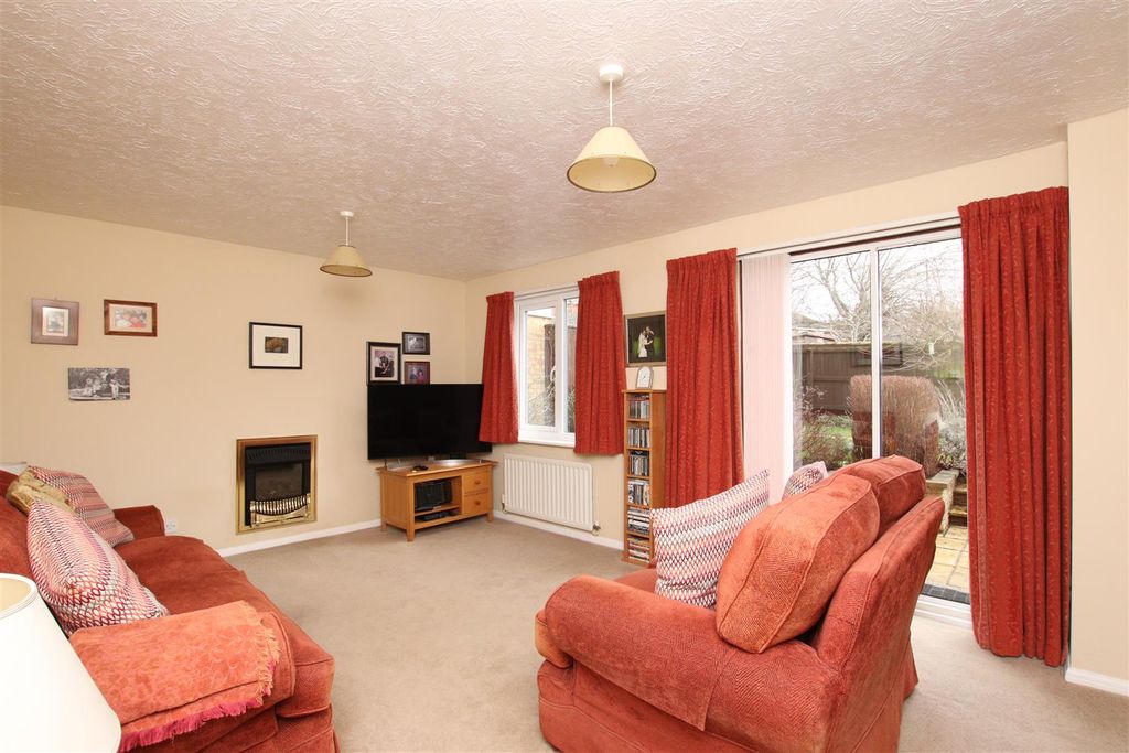 Property photo 2 of 14 Living Room.Jpg