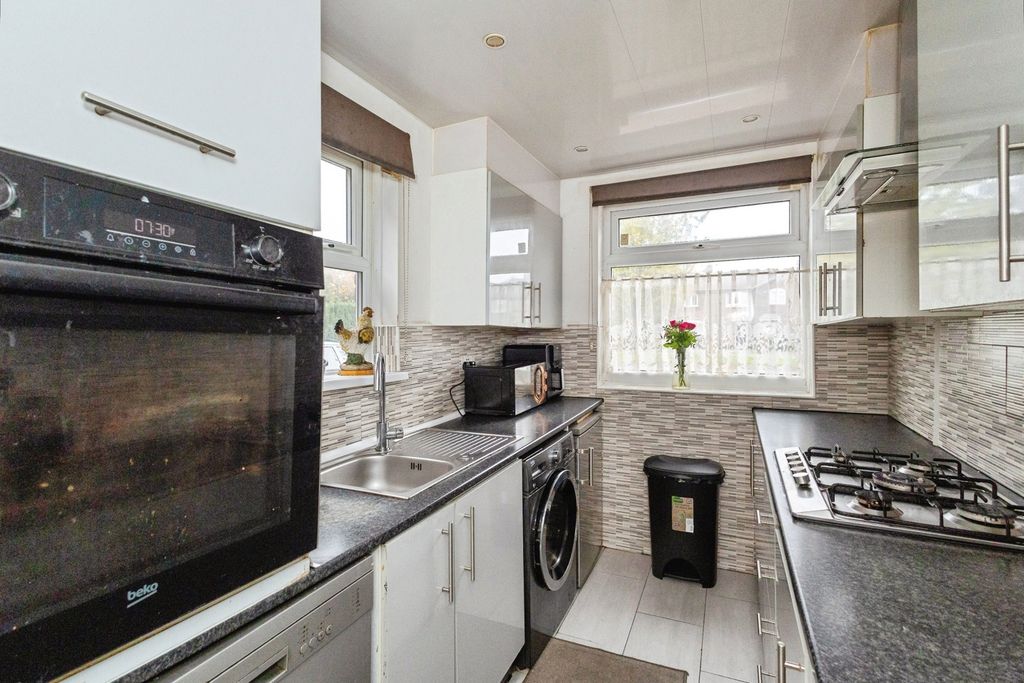 Property photo 2 of 17 Photo