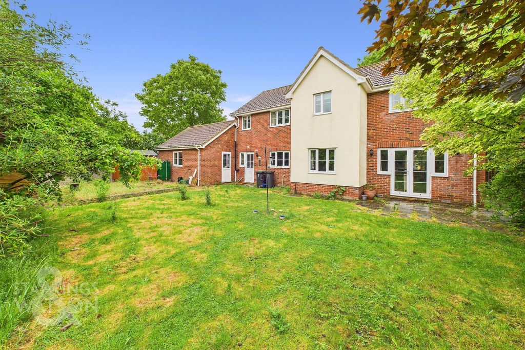 Property photo 2 of 21