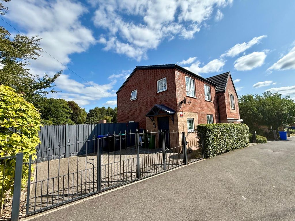 Property photo 1 of 18