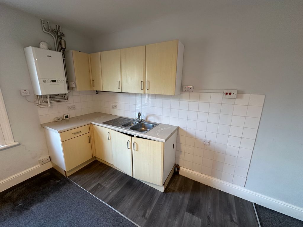 Property photo 3 of 5 Kitchen